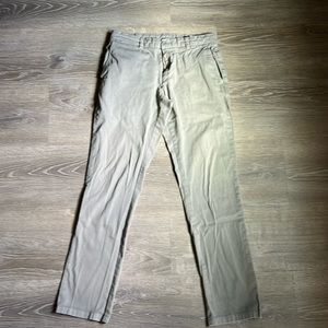 Men’s Vineyard Vines slim pants size 30 x 42  grey chino